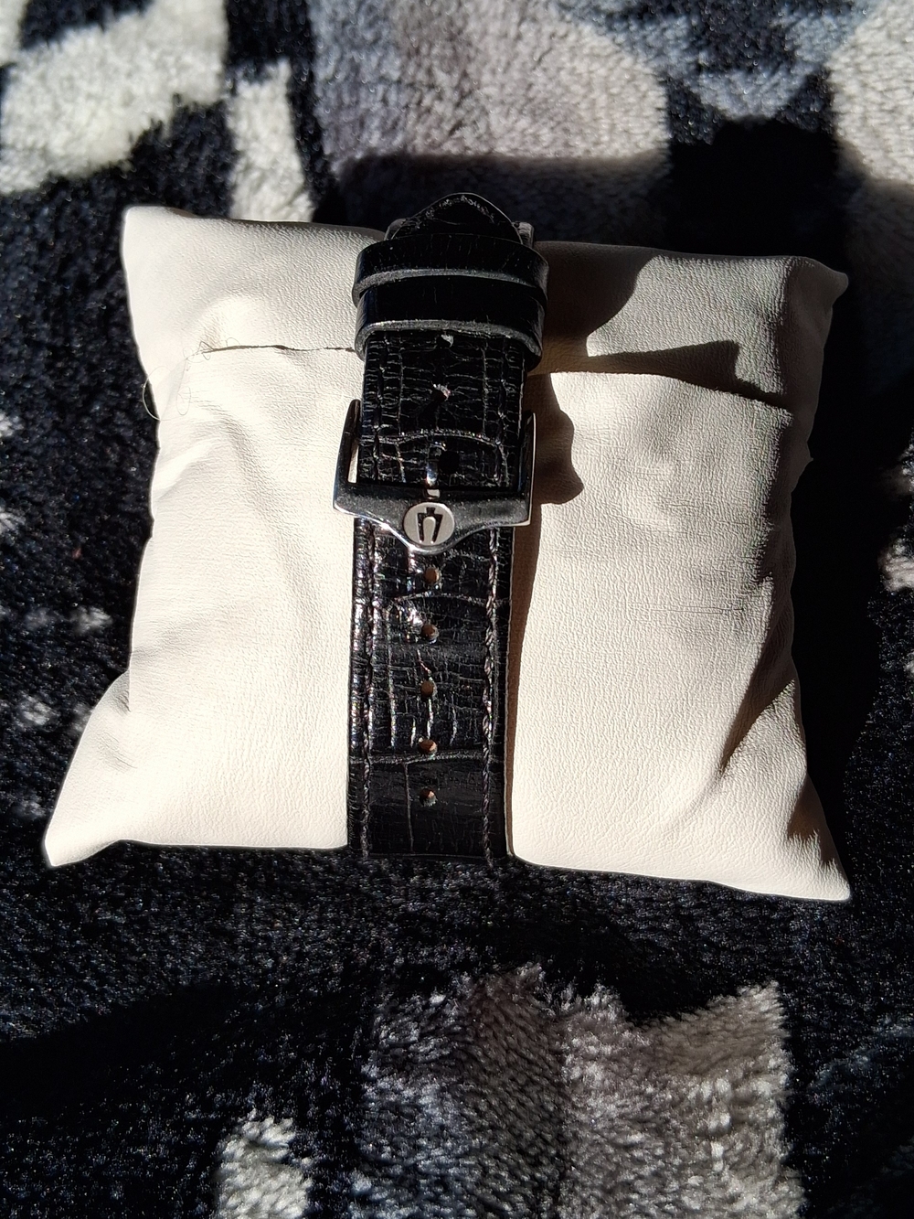 Bulova Classic Watch - 96B104 - Picture 2 of 3